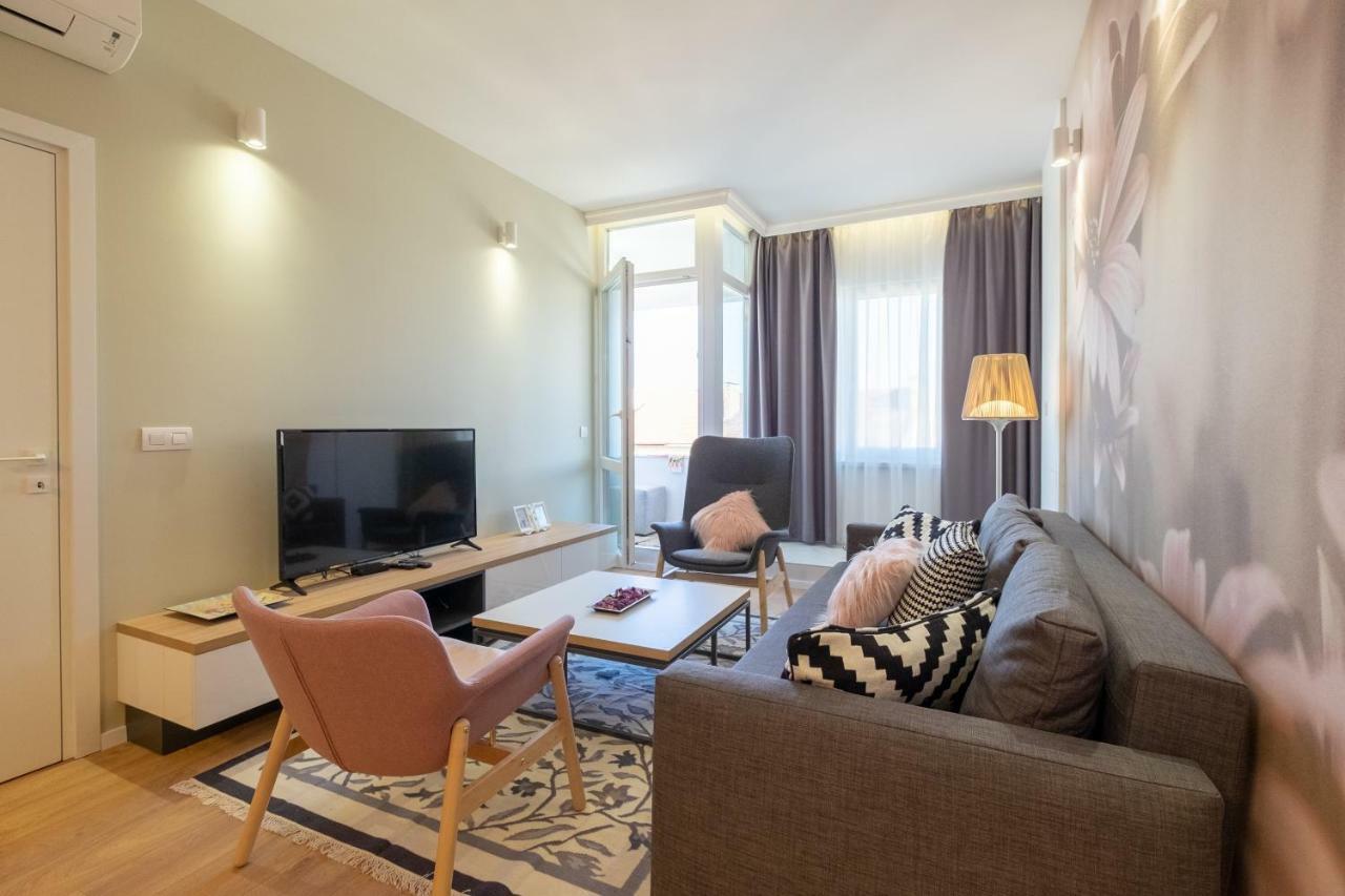 Vitosha Blvd Luxury 2-Bedroom, 2-Bathroom With Balcony Sofía Exterior foto