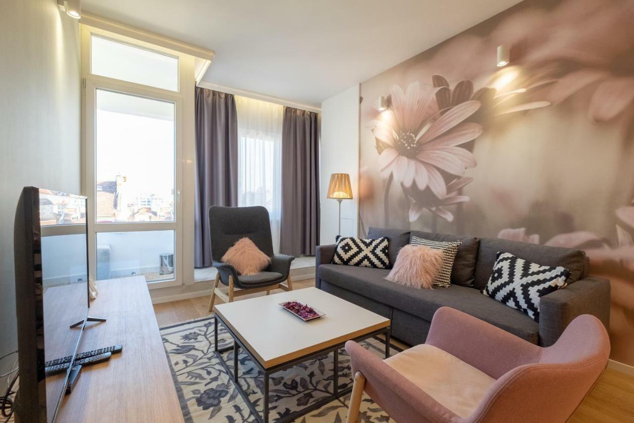 Vitosha Blvd Luxury 2-Bedroom, 2-Bathroom With Balcony Sofía Exterior foto